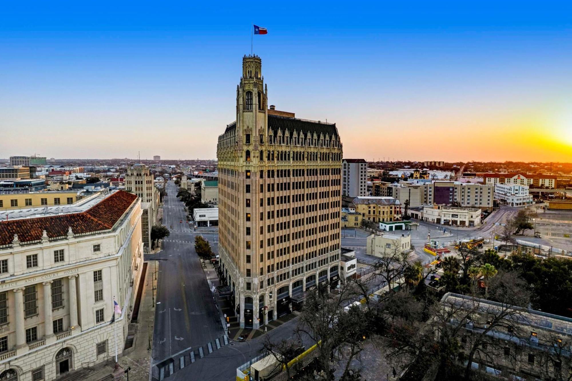 The Emily Morgan Hotel - A Doubletree By Hilton San Antonio Exteriör bild