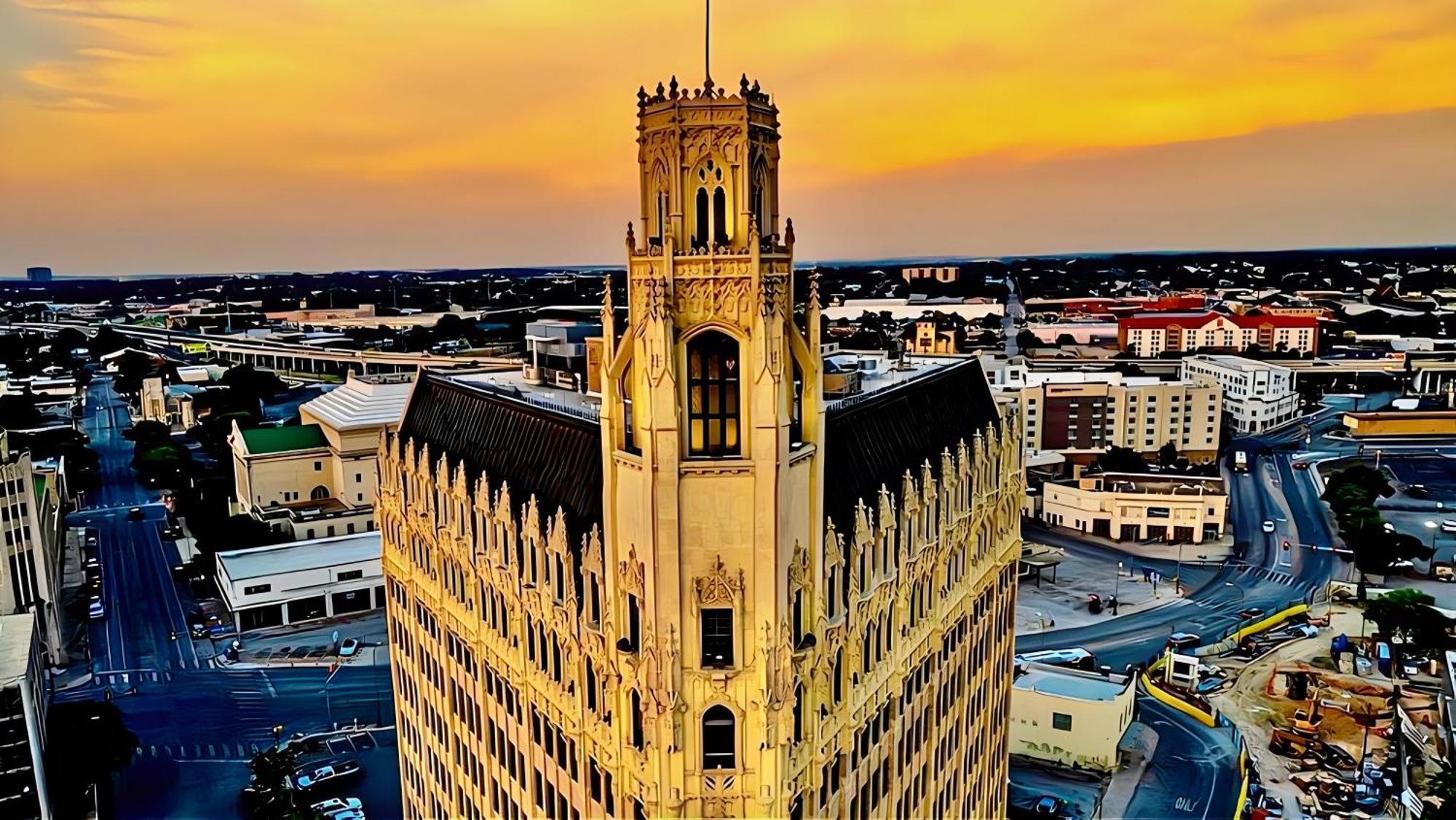 The Emily Morgan Hotel - A Doubletree By Hilton San Antonio Exteriör bild